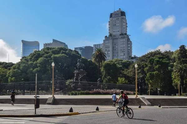 Buenos Aires Argentina Kwiecień 2022 Słoneczna Scena Dnia Miejskiego Słynny — Zdjęcie stockowe