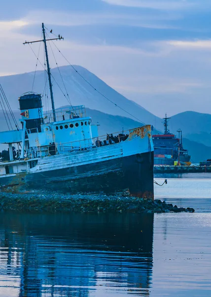 Verlaten Schip Geparkeerd Ushuaia Haven Tierra Del Fuego Argentinië — Stockfoto