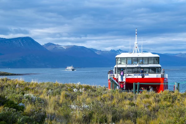 stock image Ushuaia, Argentina; April 15 2022: Ship trip excursion arrving to one of the islands at beagle channel, ushuaia, argentina tierra del fuego, argentina