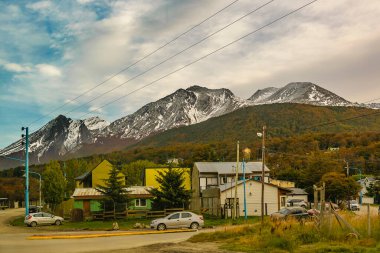 Karlı And Dağları manzarası arabanın içinden, Tierra del Fuego, ushuaia, Arjantin
