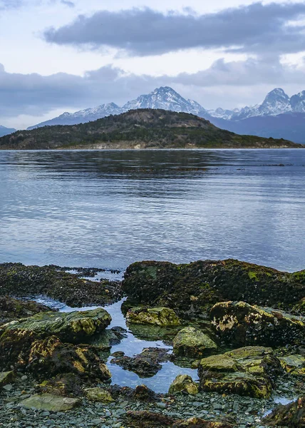 Zarategui湾 Tierra Del Fuego Ushuaia Argentina群岛和辣椒山区景观 — 图库照片