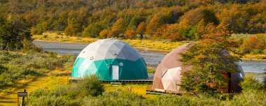 Tierra del Fuego Ulusal Parkı, Uhuaia, Arjantin 'de Lakefront Kubbesi