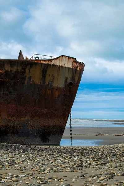在卡波圣帕布洛海滩 火地岛 Argentina被弃置的搁浅商船 — 图库照片