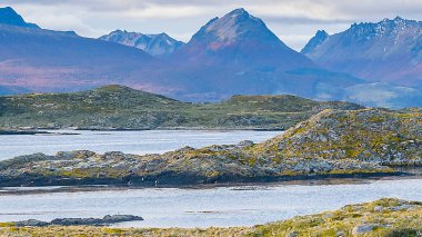 Ada manzaralı panoramik And Dağları, Tierra del Fuego, Arjantin