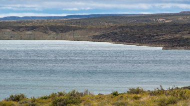 Cerro avanzado 'nun yeni körfez manzarası, Puerto Medresesi, Chubut Bölgesi, Arjantin