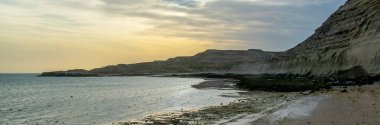 Boş sahil manzarası, Puerto Pirmides plajı, biedma bölümü, Puerto Medryn, Chubut vilayeti, Arjantin