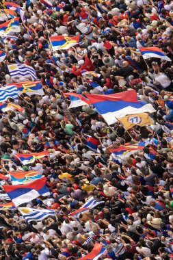 Montevideo, Uruguay: Mart 12025: Uruguay 'da Uruguay Yeni Başkan Varsayımları Yürüyüşü' nde 18. de Julio Caddesi 'nde binlerce çılgın amplio hayranının yüksek açılı görüntüsü