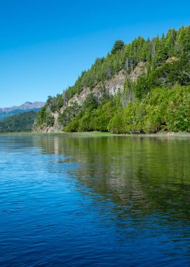 Los Angeles 'ın arka planındaki sessiz göl ve orman ulusal parkı alarma geçirdi. Dünya mirası, Chubut vilayeti, patagonya ve Arjantin' de yer alıyor.