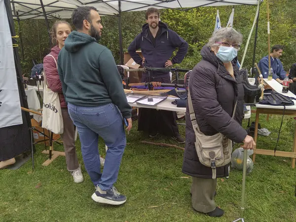 Montevideo, Uruguay: 23 Eylül 2023: Montevide City Botanik Bahçesi, Prado Mahallesi, Montevideo, Uruguay 'daki bir etkinlikte Japon kültürü ile ilgili stantlar