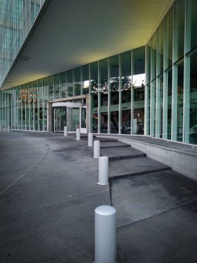 Orta boy, modern cam ofis binası, idari hükümet, Montevideo şehri, uruguay