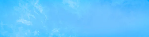 Літнє Блакитне Небо Хмарний Градієнт Світло Білого Фону Краса Чиста — стокове фото
