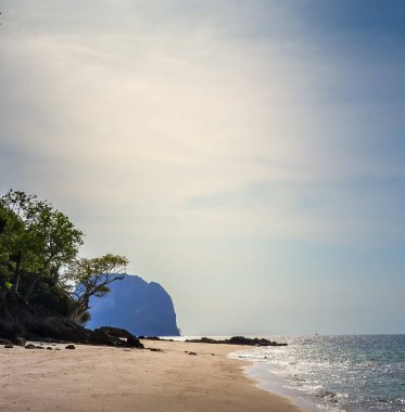 Mavi gökyüzü ile güzel deniz manzarası, koh samui, thailand