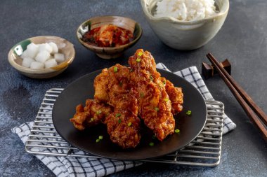 Sıcak Bonchon Kızarmış Tavuğu (Kore)