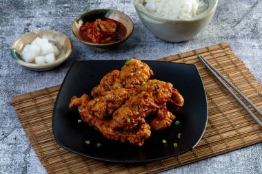 Sıcak Bonchon Kızarmış Tavuğu (Kore)