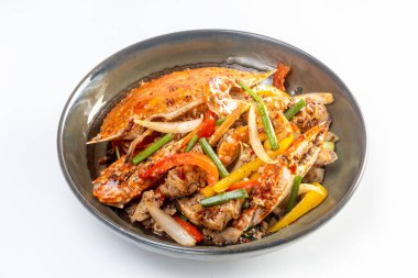 kara biber soslu kızartılmış Yengeç karıştırın