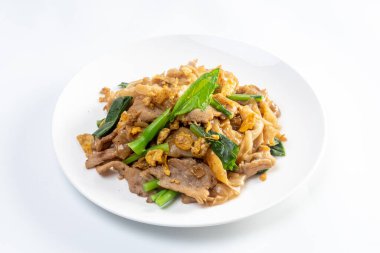 Soya soslu büyük boy erişteler, bir tabak PAD SEE EW.