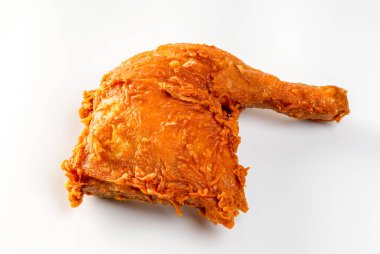 Şapka Yai Fried Chicken, kızarmış kızarmış tavuk ve beyaz bir arka plan..