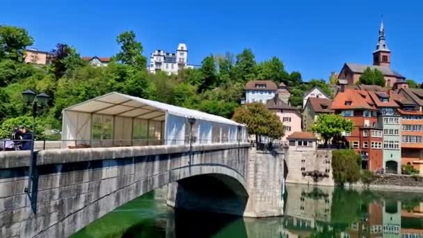 Romantiche Passeggiate Beuatiful Della Svizzera Laufenburg Città Sul Fiume Rhein — Video Stock