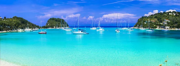 希腊的爱奥尼亚岛 美丽的帕克斯岛拉卡村美丽的绿松石湾和海滩 希腊夏季旅游目的地 — 图库照片