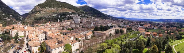 Flygdrönare Panoramautsikt Över Den Medeltida Staden Gubbio Umbrien Italien Resor — Stockfoto