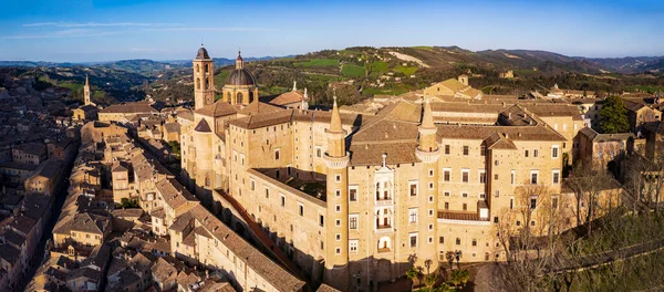 Jedno Nejkrásnějších Středověkých Měst Itálie Urbino Regionu Marche Letecký Bezpilotní — Stock fotografie
