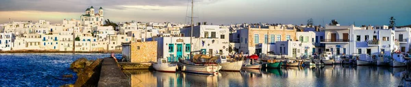 Grecja Podróżuje Cyklady Wyspa Paros Piękna Wioska Rybacka Naousa Panorama — Zdjęcie stockowe
