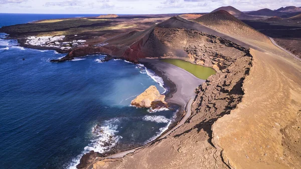 Lanzarote Kanári Szigetek Táj Légi Drón Kilátás Golfo Vulkanikus Zöld — Stock Fotó