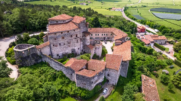 Castel Pietra Rodeado Viñedos Vista Aérea Del Dron Encantadores Castillos —  Fotos de Stock