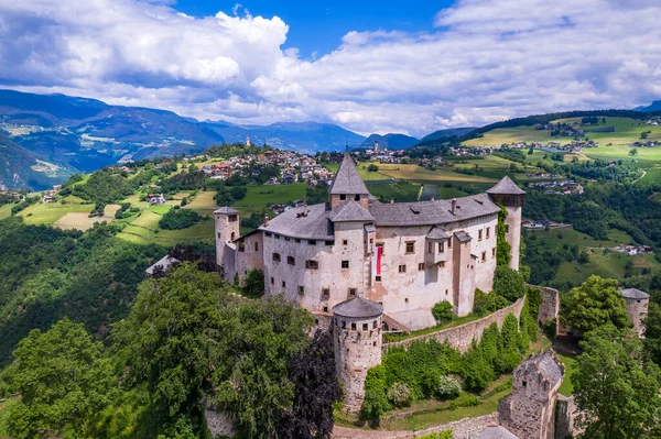 意大利北部美丽的中世纪城堡 阿尔托阿迪格南蒂罗尔地区 预制构件 航空无人机高角度视图 — 图库照片
