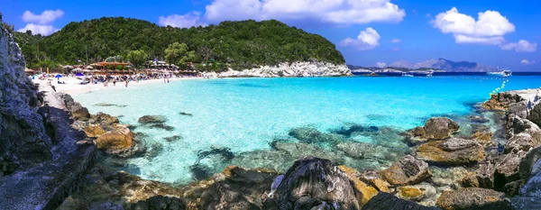 Yunanistan. Antipaxos Adası. Muhteşem beyaz plajları ve turkuaz kristal denizi olan küçük, güzel bir iyon adası. Muhteşem Vrika plajı manzarası