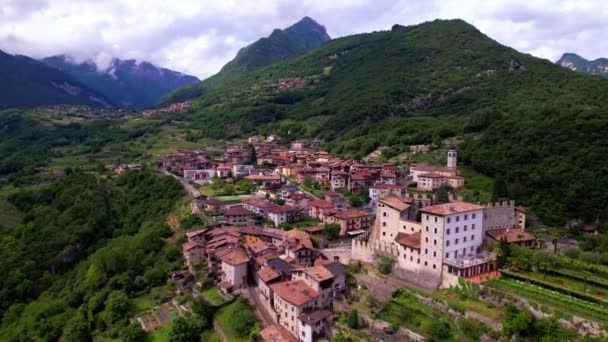Tenno 이탈리아의 트렌티노 아디게 지역의 트렌토의 아름다운 유리병 Borgo의 — 비디오