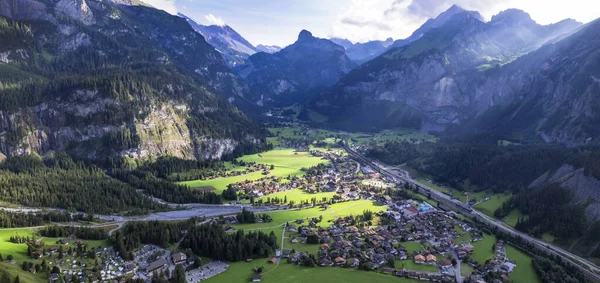 Paysage Naturel Suisse Village Kandersteg Avec Une Vallée Magnifique Entourée — Photo