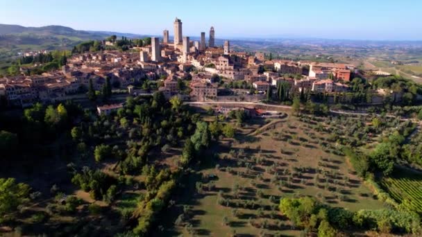 圣吉米尼亚诺 意大利托斯卡纳最美丽的中世纪城镇之一 塔楼的无人机视频 Unesco遗产场址 — 图库视频影像