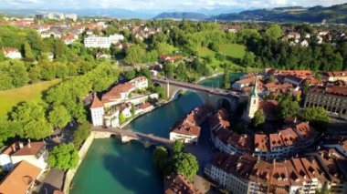İsviçre 'nin başkenti Bern' de. ... hava aracı 4K videosu. İsviçre 'de seyahat yerleri