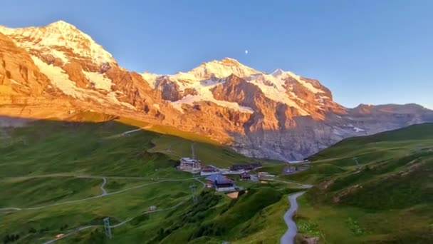 Natureza Suíça Incrível Kleine Scheidegg Passo Montanha Que Corre Entre — Vídeo de Stock