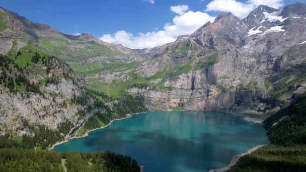 Idyllic Swiss Mountain Lake Oeschinensee Oeschinen Waterfall Snowy Peaks Alps — Stock Video