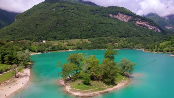 Incrível Lago Azul Turquesa Tenno Região Trentino Itália Rodeado Por — Vídeo de Stock