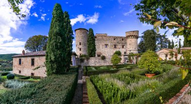 İtalya, Toskana hava aracı manzarası var. Ortaçağ Şatosu ve Oteli - Chianti bölgesinde Castello di Meleto