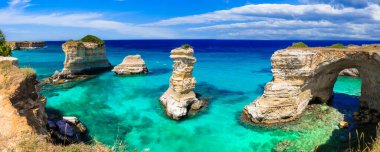 İtalyan yaz tatili. Puglia 'daki harika deniz manzarası. 
