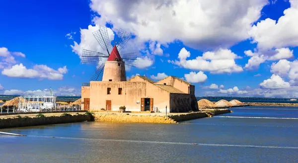 Sicily Island Italy Travel Landmarks Famous Salt Pans Windmills Marsala — Stock Photo, Image