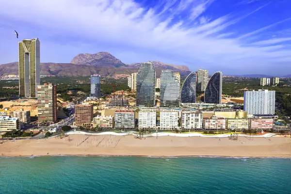 西班牙科斯塔布兰卡的Benidorm市 空中无人机全景高角图 沿海城市景观全景 — 图库照片
