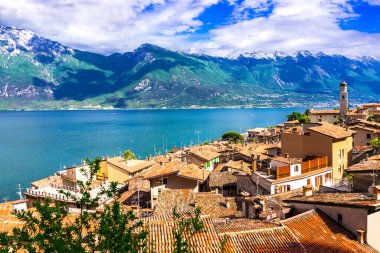 İtalyan göllerinin en güzeli Lago di Grada, Limon Konsolosu Garda 'nın manzarası. Lombardy, İtalya