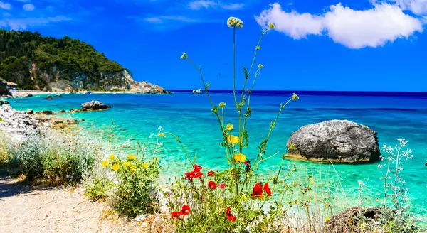 希腊夏季目的地 Lefkada岛绿松石美丽的海滩 Agios Nikitas村 爱奥尼亚岛 图库图片