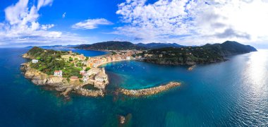 Liguria bölgesi, İtalya seyahati. Güzel kasaba Sestri Levante. Sessizlik Körfezi 'nin ve plajın panoramik manzarası