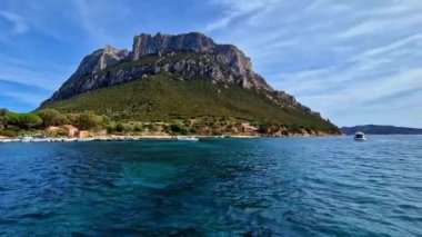 Sardegna, İtalya 'daki muhteşem ada ve sahil Tavolara. Sardunya Adası İtalya yaz tatili