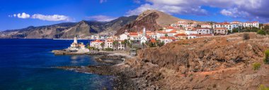 Madeira ada manzarası, Ponta das Gaivotas köyü, Canical Tow yakınlarındaki Quinta do Lorde manzaralı.