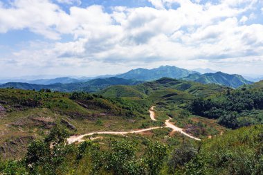 Noen Chang Suek 'in (Battle Elephant Hill) güzel manzarası Tayland ve Myanmar sınır kapısıdır. Dağ tepesi manzaralı Kanchanaburi Tayland manzaralı.