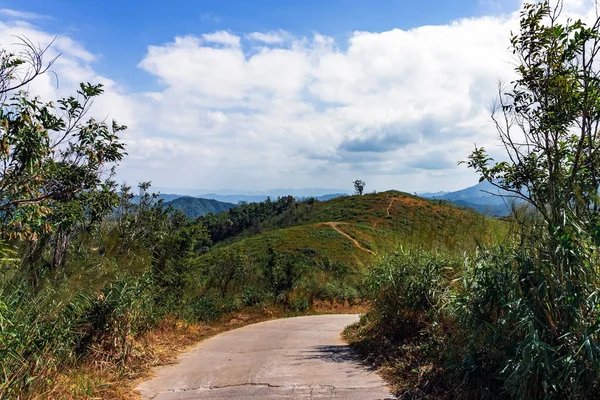 野円チャンスーク バトル象の丘 の山のビューポイントの美しい風景は タイとミャンマーの国境の交差点です カンチャナブリタイの山岳道路ビューポイント景勝西 — ストック写真