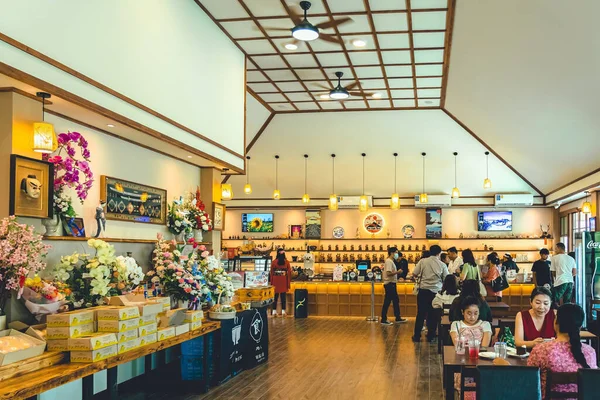 Kanchanaburi Tailandia Marzo 2023 Turistas Identificados Vienen Visitar Almorzar Tomar — Foto de Stock
