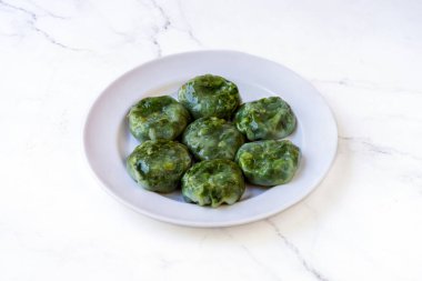 Kuicheai buğulanmış ekmek. Sarımsaklı soğan, taro, yer elması ve bambu filiziyle doldurulmuş buğulanmış hamur tatlısı. Allium Tuberosum hamur işi, Çin usulü sarımsaklı börek, sarımsaklı soğan. Tayland yemeği..